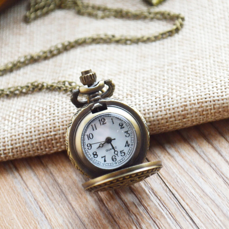 Fashion Pocket Watch Retro Trend Jug Shape Quartz Pocket Watch Hollow Flower Small Pocket Watch With Pendant Chain Necklace