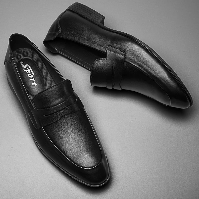 Mocassins de couro genuíno para homens, sapatos formais, mocassins artesanais, moda italiana, marca de luxo